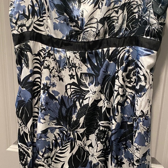 Per Una Blue and Black Floral Midi Dress Size 18 - Picture 7 of 9